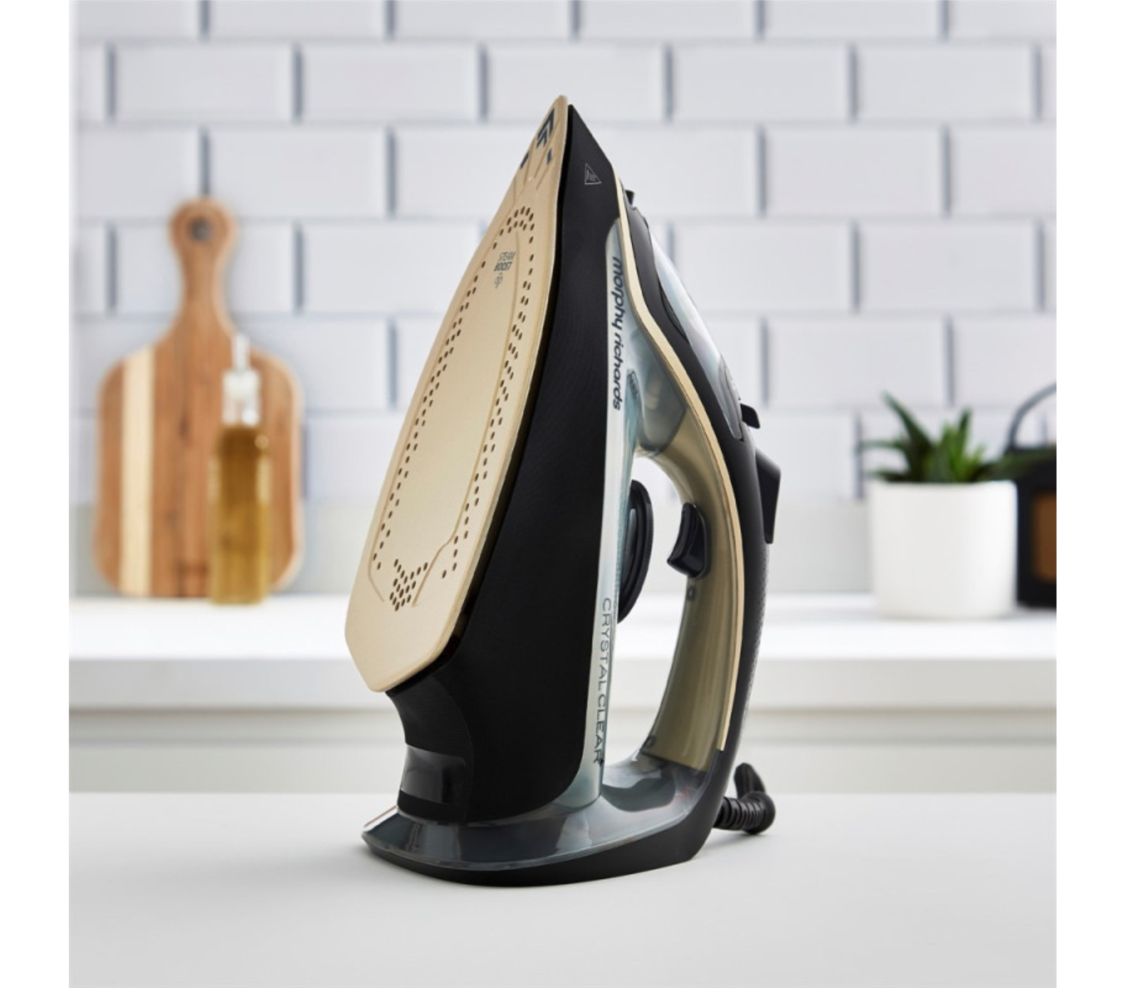 Morphy Richards Crystal Clear Gold Steam Iron | 300302